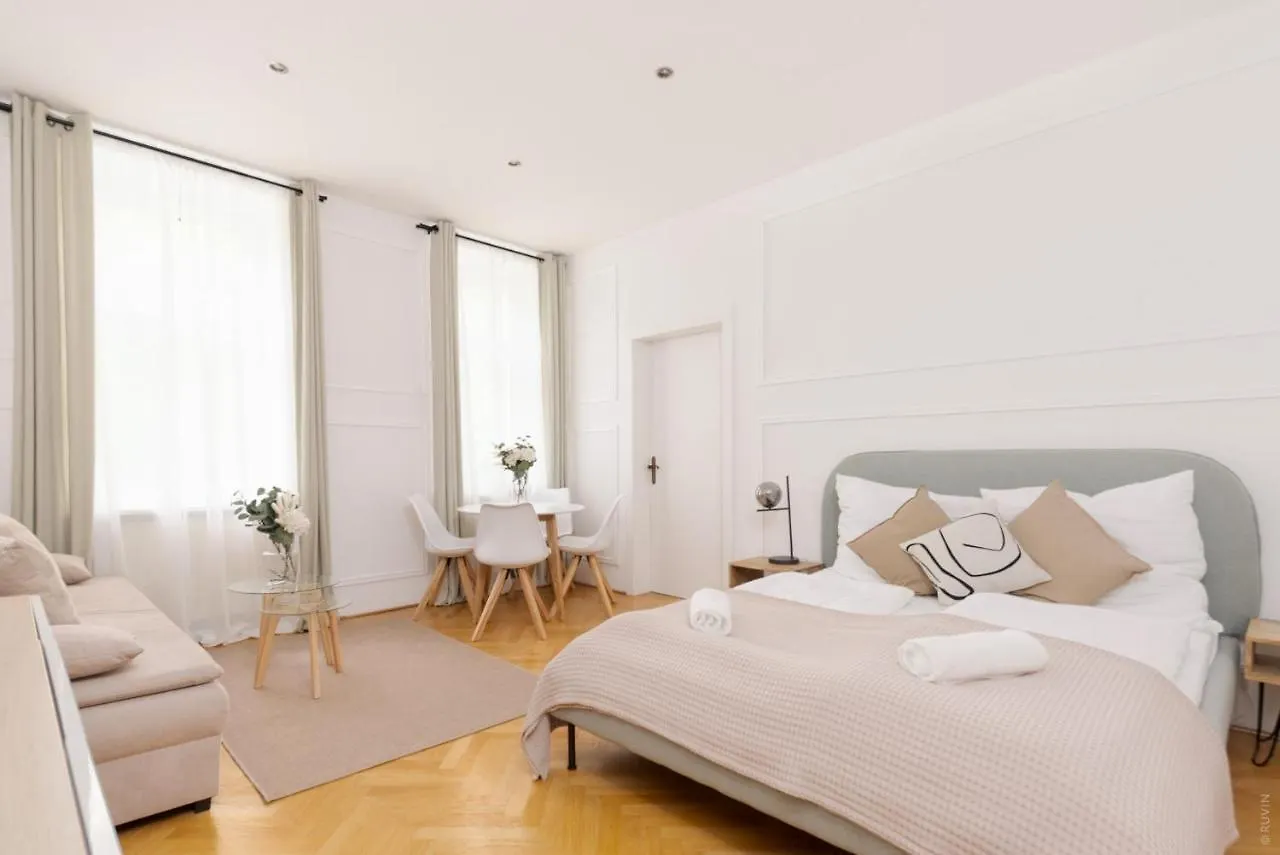 Designer Apartments Near Schoenbrunn Vienne